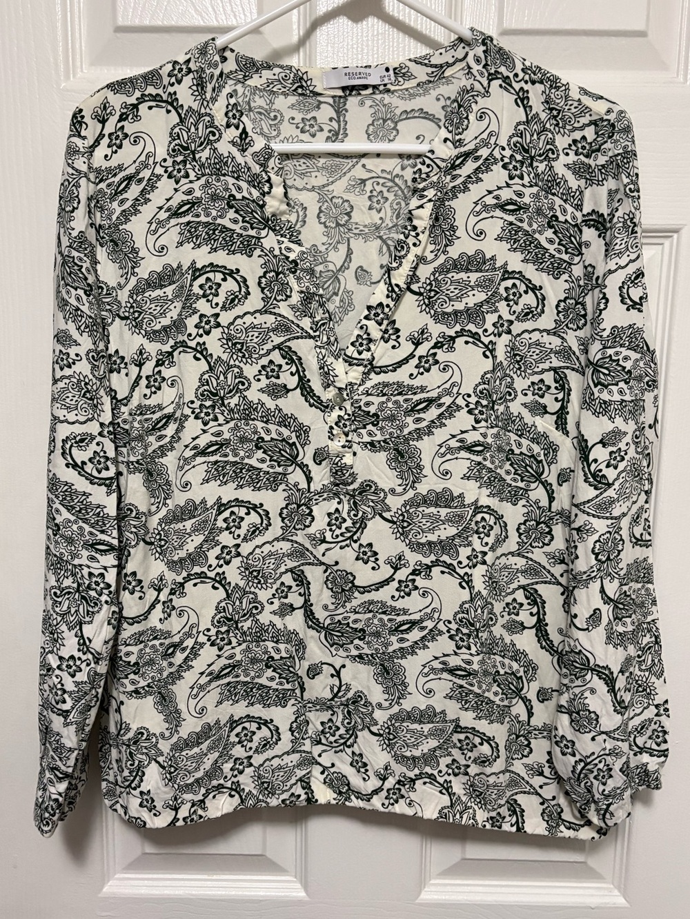 *Reserved Eco Aware Black and White Paisley V-Neck Long Sleeve Top